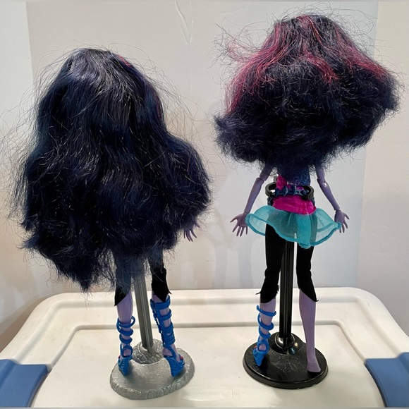 2 Variants of Monster High Jane Boolittle Dolls, Pink Lip & Purple Lip Variants - Picture 8 of 16
